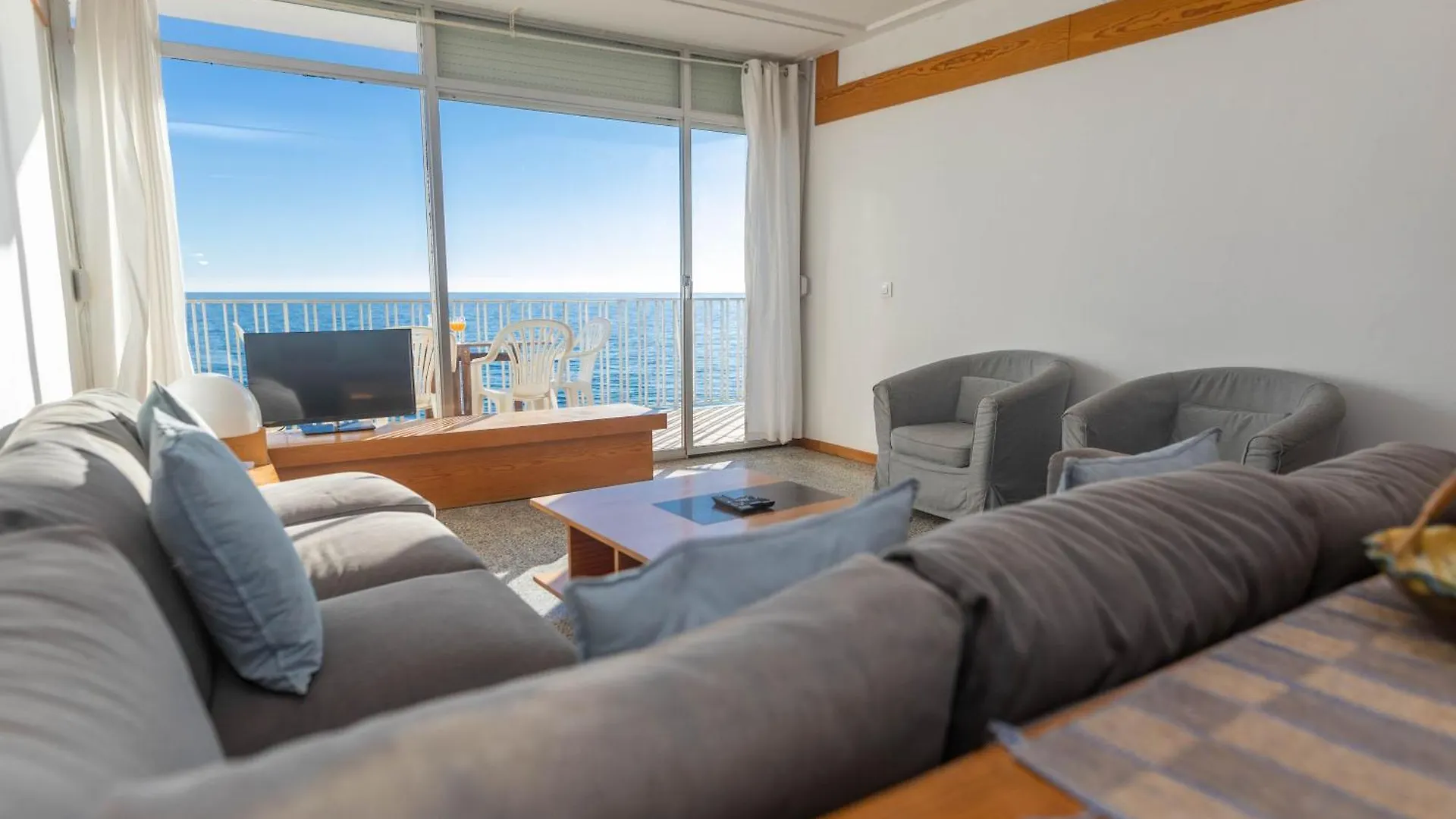 Suitur Apartamento Frente A La Playa De Calafell Espanha