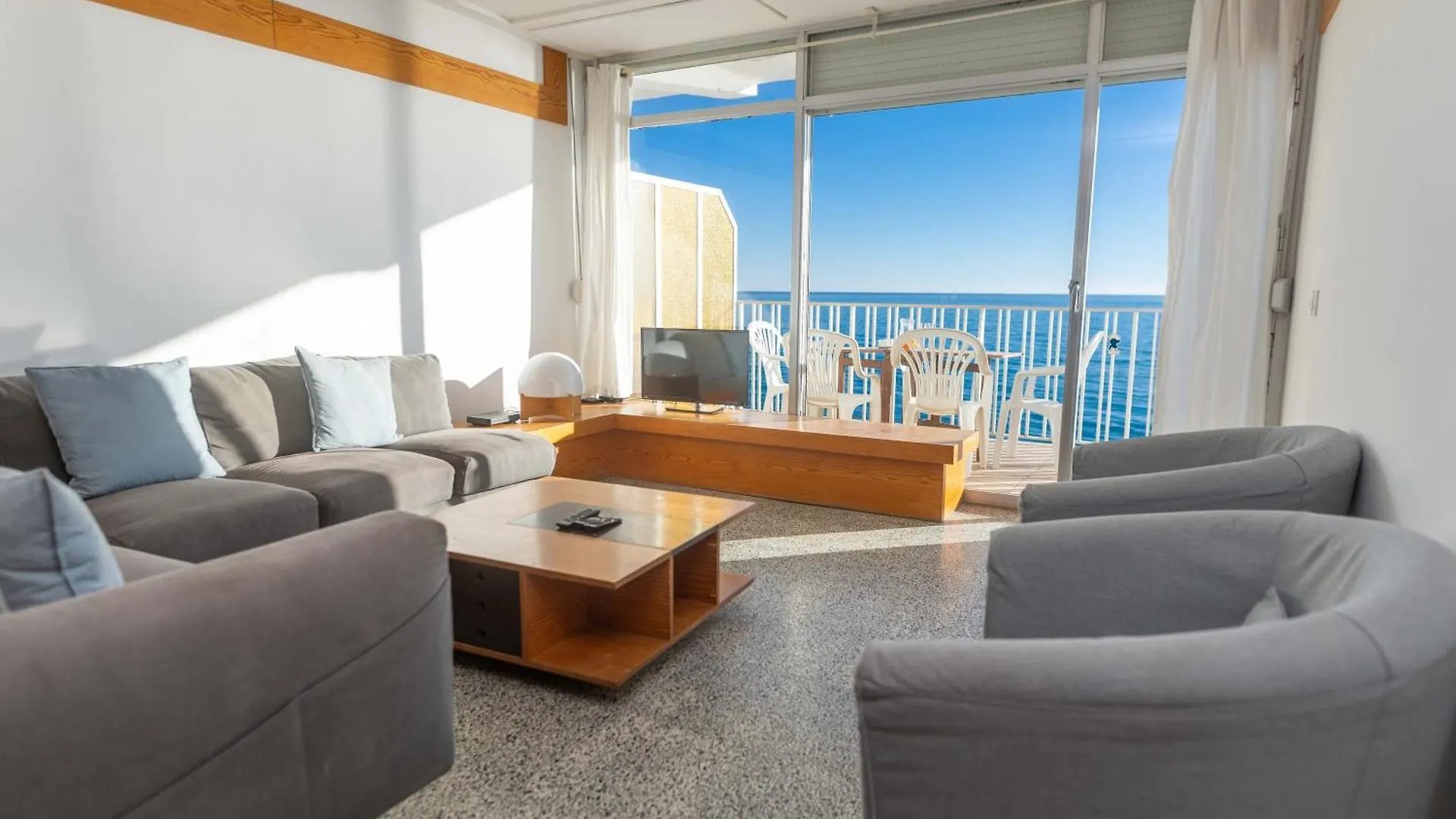 Suitur Apartamento Frente A La Playa De Calafell